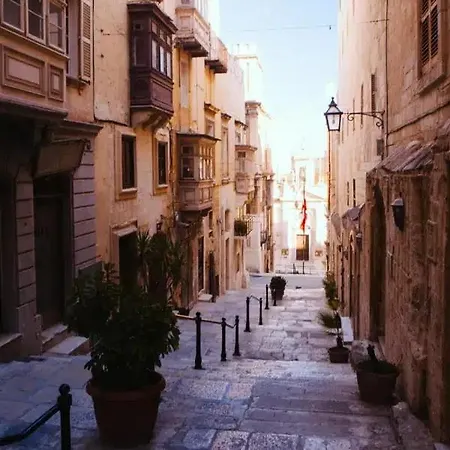 Historic 2br Townhouse With Charm & By 360 Estates