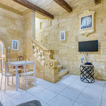 Historic 2br Townhouse With Charm & By 360 Estates 아파트 *