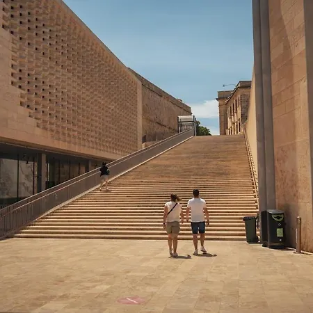 Historic 2br Townhouse With Charm & By 360 Estates 아파트 발레타