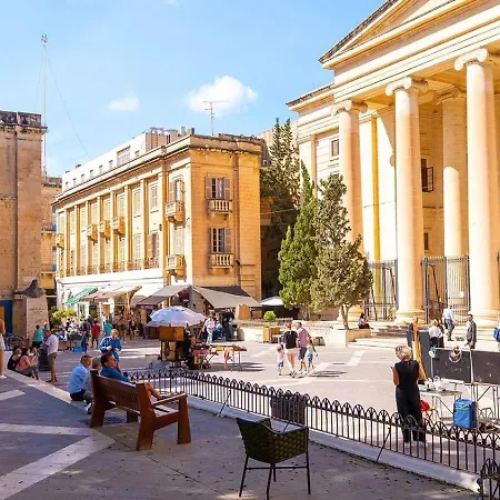 아파트 Historic 2br Townhouse With Charm & By 360 Estates 발레타