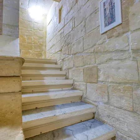 Historic 2br Townhouse With Charm & By 360 Estates