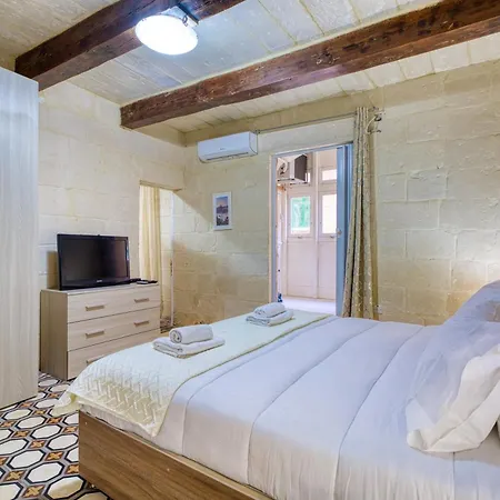 Historic 2br Townhouse With Charm & By 360 Estates Lägenhet Valletta