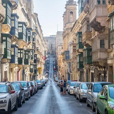 Historic 2br Townhouse With Charm & By 360 Estates Valletta
