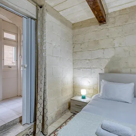 Apartment Historic 2br Townhouse With Charm & By 360 Estates Valletta